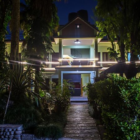 Yeti Guest House Pokhara Esterno foto