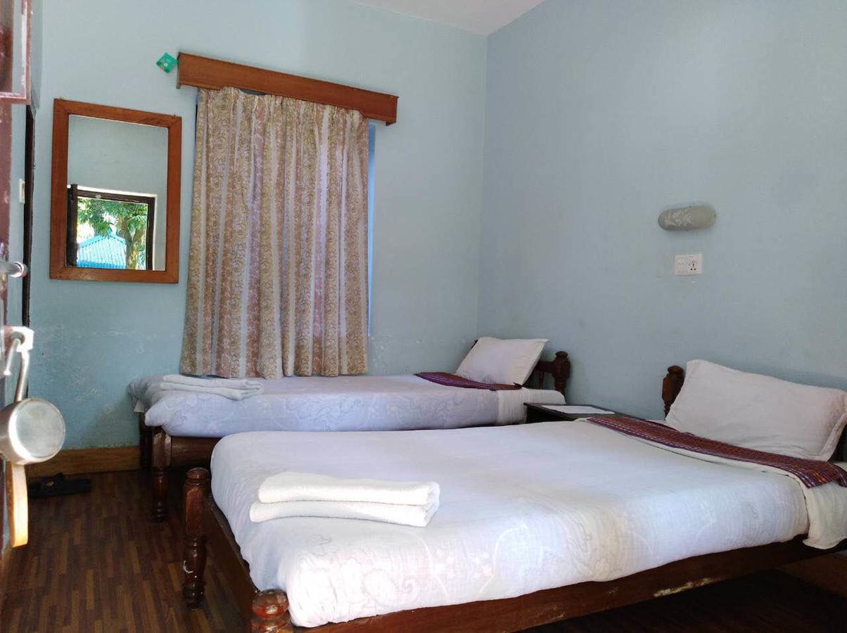 Yeti Guest House Pokhara Esterno foto
