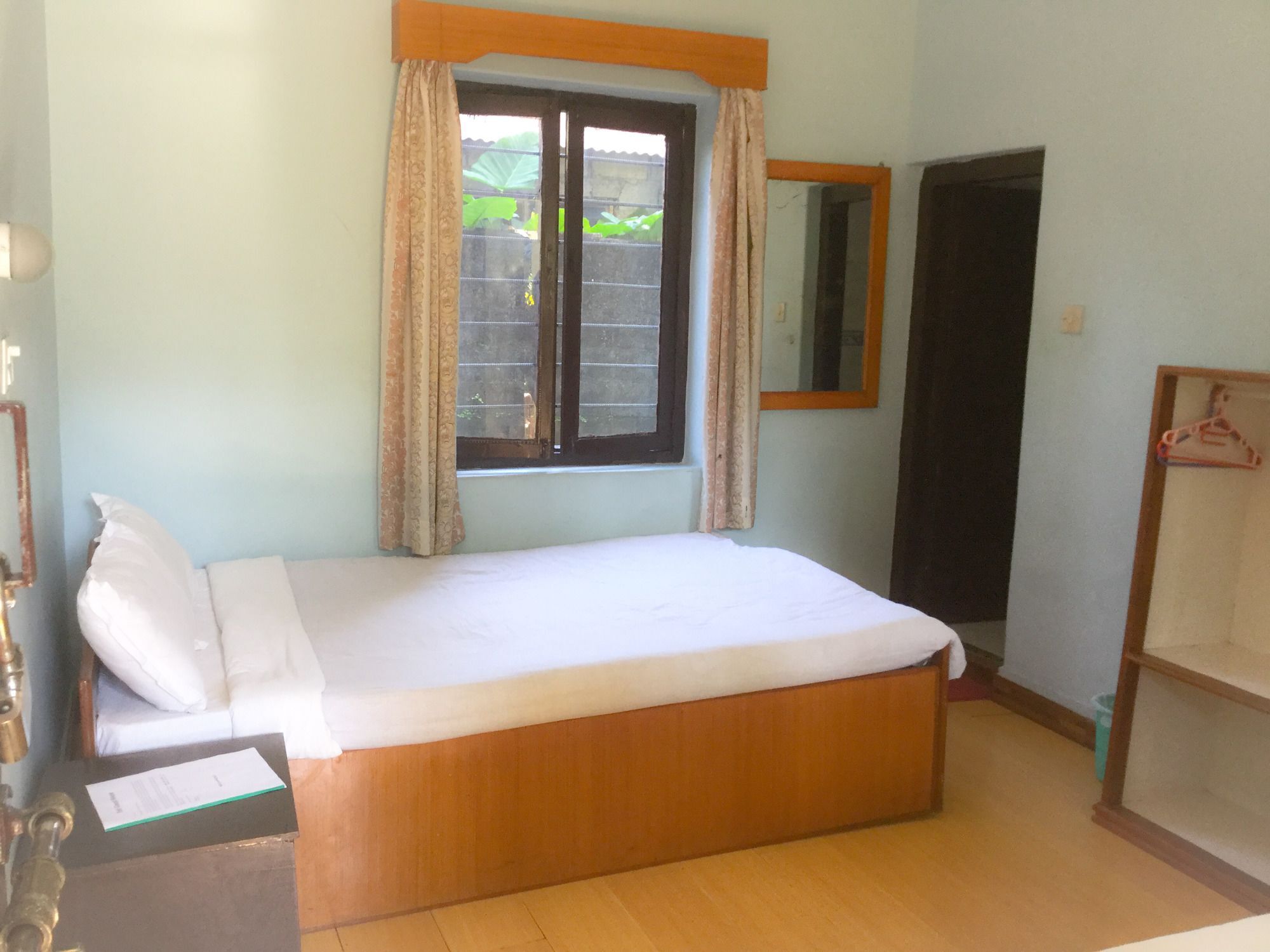 Yeti Guest House Pokhara Esterno foto